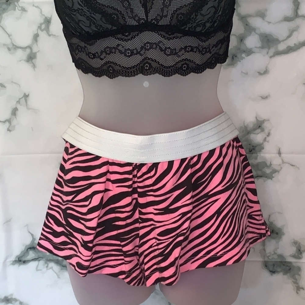 Pink & Black Zebra Large Shorts Athletic/ Sleep Short women's large L 11-13